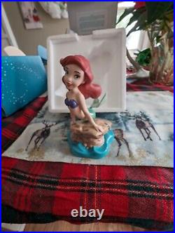 2006 Walt Disney The Little Mermaid Ariel Seaside Figure And Pin WDCC with prints