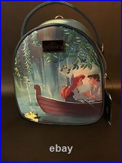 Disney The Little Mermaid Ariel Kiss Girl The Light Up Mini Backpack & Wallet